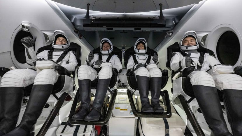 Anak kapal SpaceX NASA selamat pulang selepas misi 5 bulan Anak kapal SpaceX NASA selamat pulang selepas misi 5 bulan