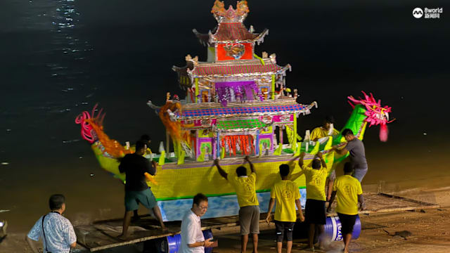 【直播】三巴旺海上烧龙船 恭送九皇爷回銮