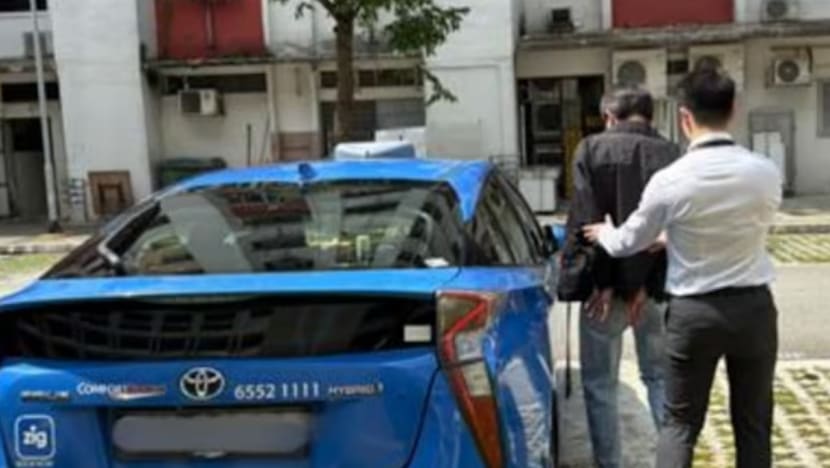 8 pemandu teksi SG diberkas selepas dipercayai beri rasuah libatkan kesalahan lorong bas Koswe