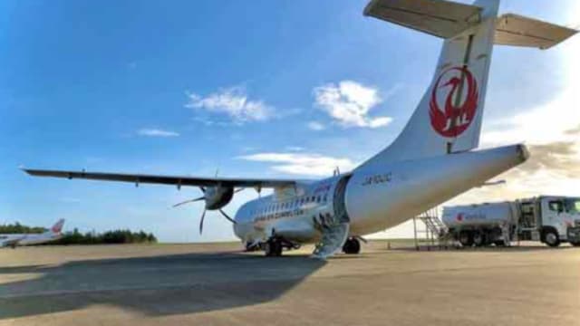 日本客机驾驶舱窗户出现裂痕 紧急更改降落地点