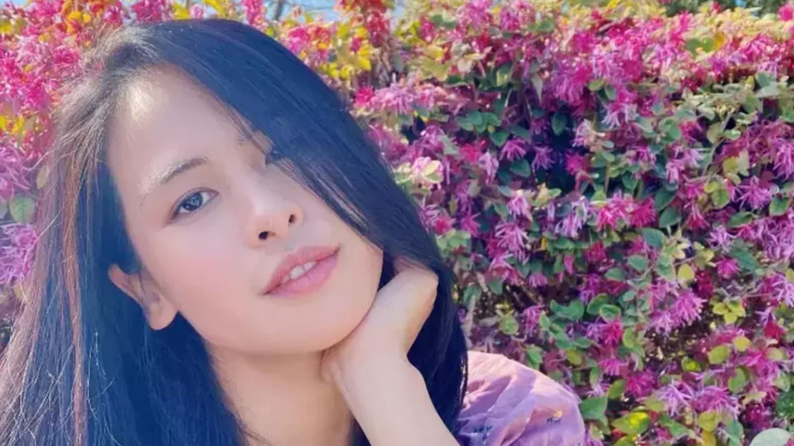Maudy Ayunda dituding 'tone deaf' usai bahas panduan 'mindfulness' hadapi berita buruk, begini klarifikasinya