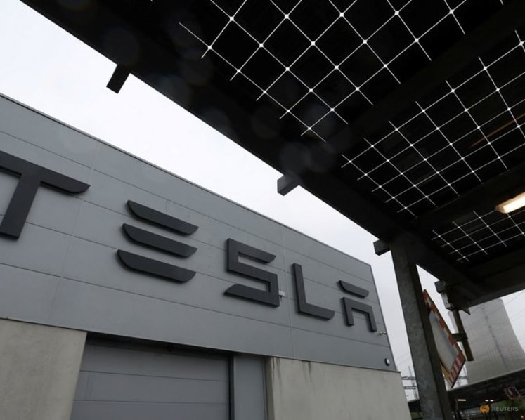 Tesla's supervised self-driving system often misreads speed limits, Belgian safety group finds