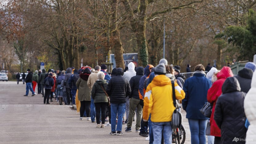 Germany: Incoming minister advises against Christmas travel to stem COVID-19