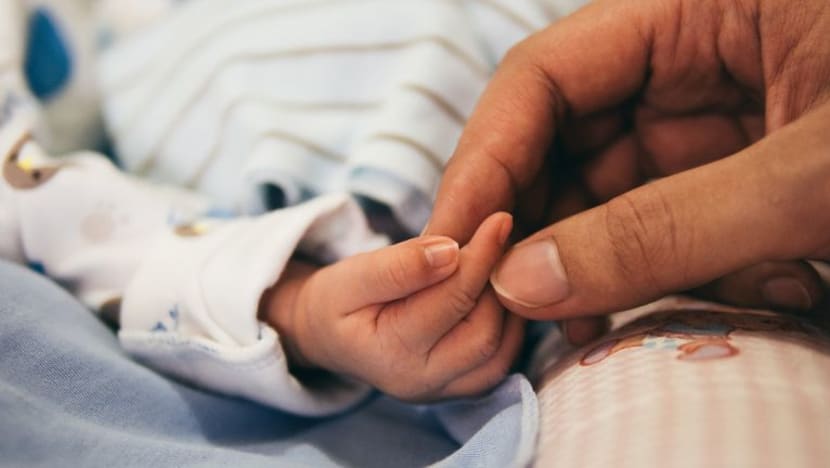 Bayi perempuan ditemui ditinggalkan dekat pokok pisang