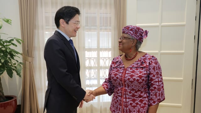 亲迎世贸总干事首访新加坡 黄总理：各国需更努力加强世贸
