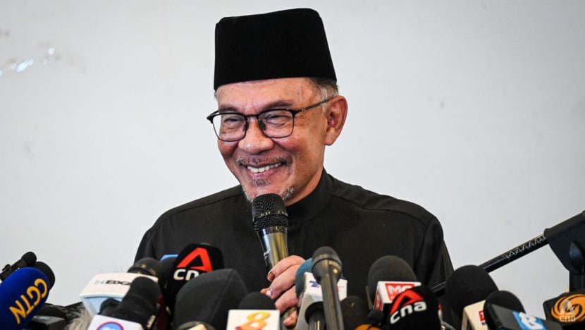Anwar to lead unity government comprising PH, BN and GPS; keeps door open for other partners Anwar to lead unity government comprising PH, BN and GPS; keeps door open for other partners