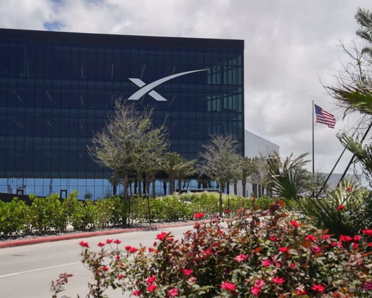 Musk's SpaceX prices record US$75 billion IPO at US$135 a share