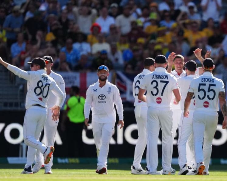 Australia all out for 132, England take 40-run lead in first innings