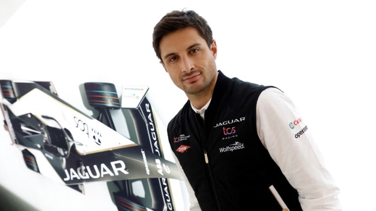 Evans wins in Berlin, Rowland's Formula E title bid on hold