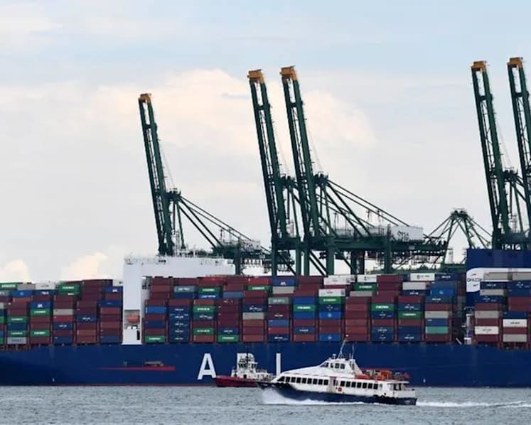 Singapore's non-oil exports fall 3.1% in October, reversing growth from previous month