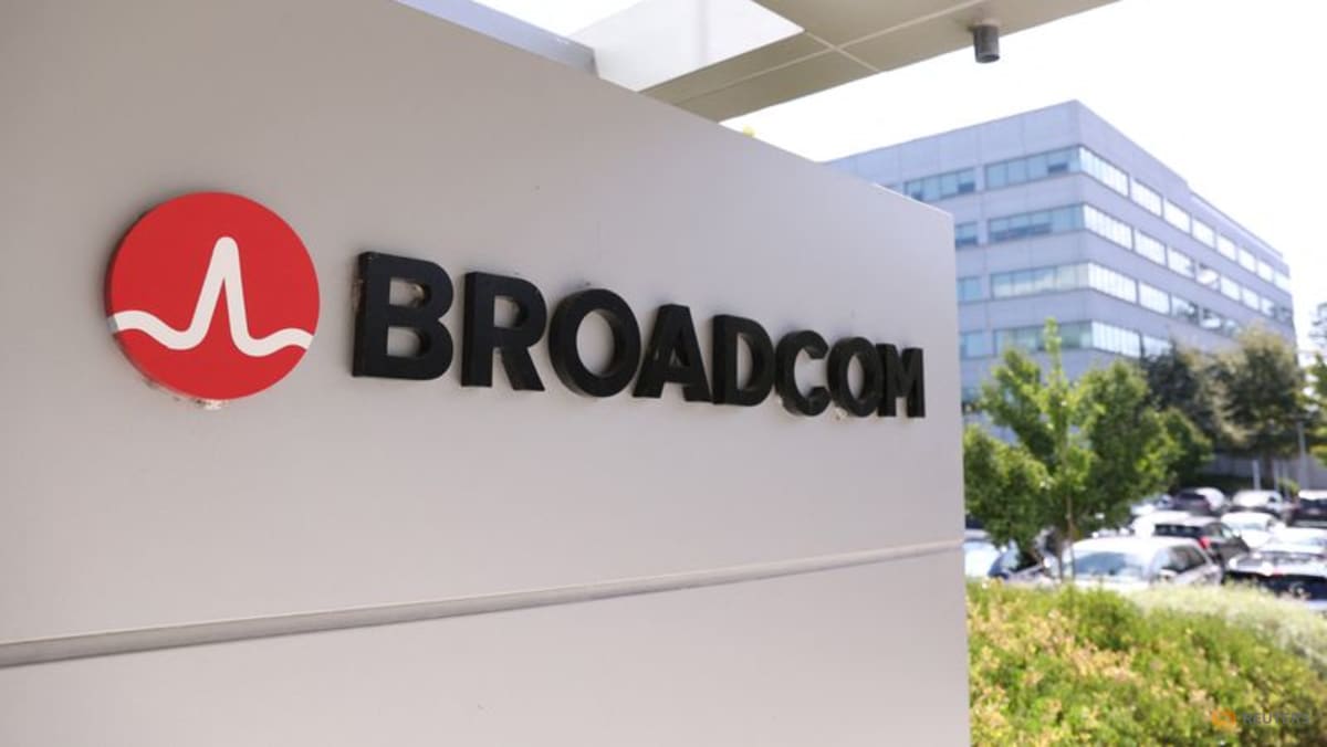 Broadcom forecasts upbeat quarterly revenue on AI chip demand