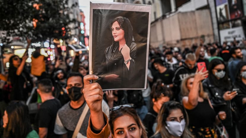 Undang-undang hijab Iran sedang disemak, kata peguam negara
