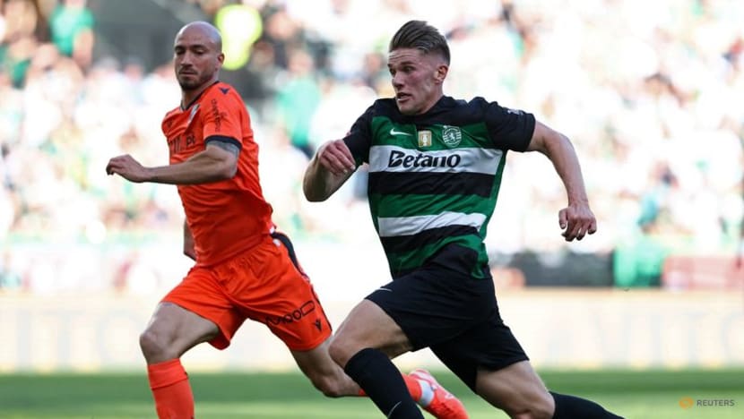 Sporting beat Vitoria to clinch Portuguese title