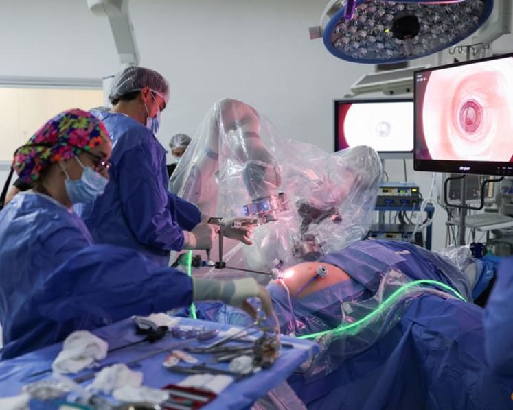 AI-guided cameras make solo surgery possible in step towards surgical automation