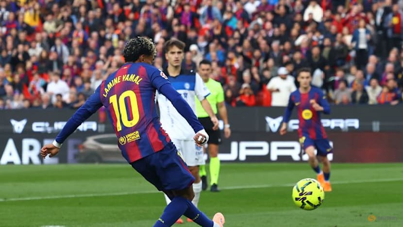 Olmo scores twice as Barca fight back to beat Alaves 3-1