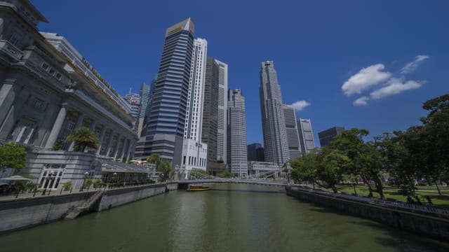 我国将继续同邻国加强联系 促进共同利益和应对挑战