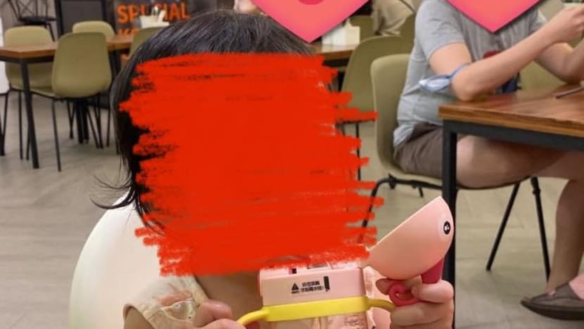 Ditegur apabila anaknya buat bising, wanita ini dakwa M'sia tidak mesra kanak-kanak Ditegur apabila anaknya buat bising, wanita ini dakwa M'sia tidak mesra kanak-kanak