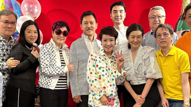 2000年再嫁飞机师　狄波拉为老公甜蜜庆生