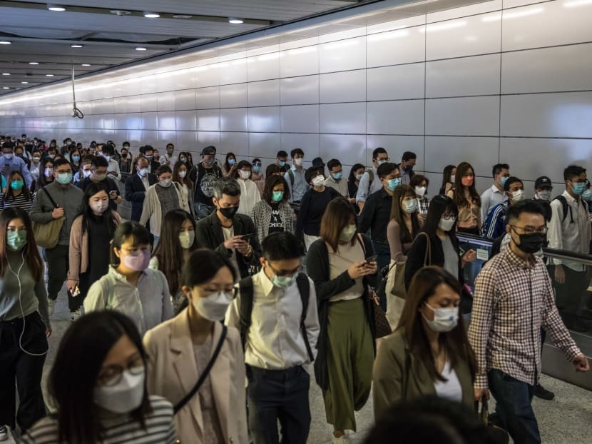 The most common symptom was blurred vision, followed by itching, pain or burning sensations, tearing or discharge and redness, while grittiness, light sensitivity and lid swelling were the least common problems.