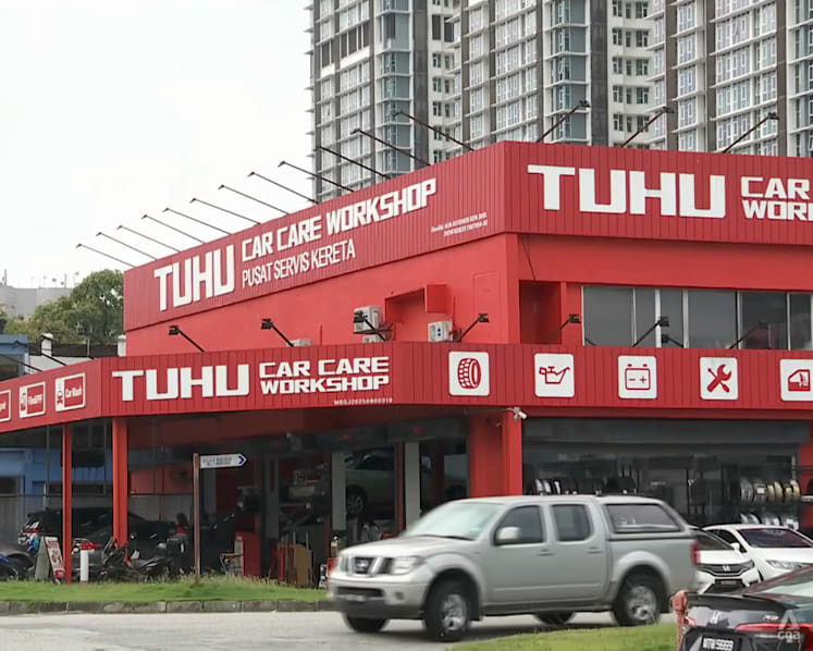 From beauty salons to restaurants: Chinese businesses expand across Malaysia, putting pressure on local firms From beauty salons to restaurants: Chinese businesses expand across Malaysia, putting pressure on local firms