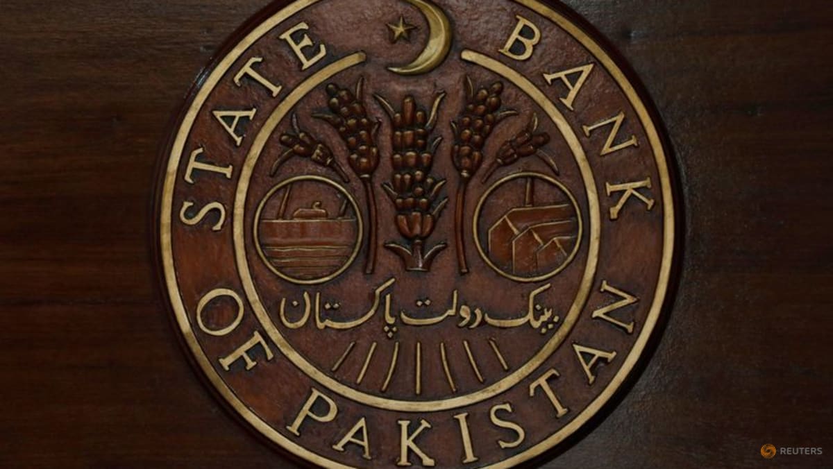 Pakistan cuts key rate by 50 bps to 10.5% in surprise move