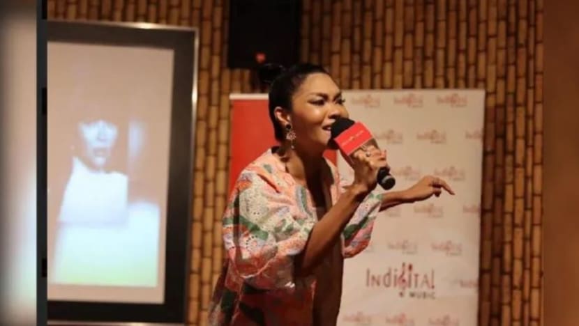 Nikki sanggup ikat tangan, bungkus diri dalam selimut untuk hayati lagu demi sambung projek Allahyarhamha Siti Sarah