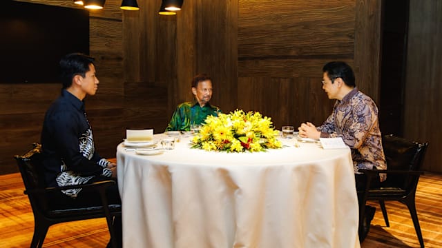 黄总理与文莱苏丹和王子茶叙  强调双边深厚互信与长久友谊