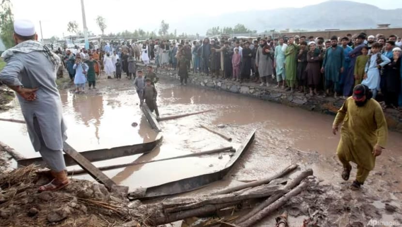 40 maut susuli hujan lebat di timur Afghanistan; 17 terkorban dalam nahas bas