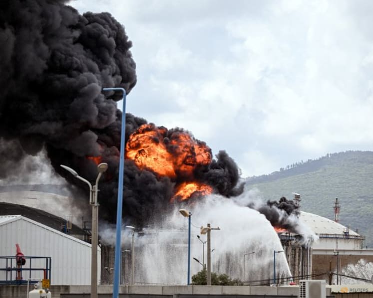Iran calls US peace proposals 'unrealistic', oil rises amid new missile strikes
