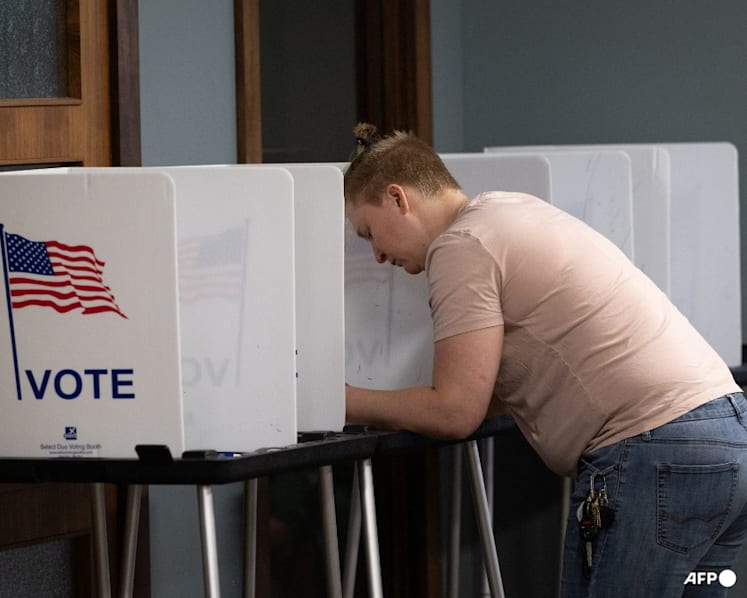 Democrats' battle between progressive and moderate in Wisconsin governor's race too close to call
