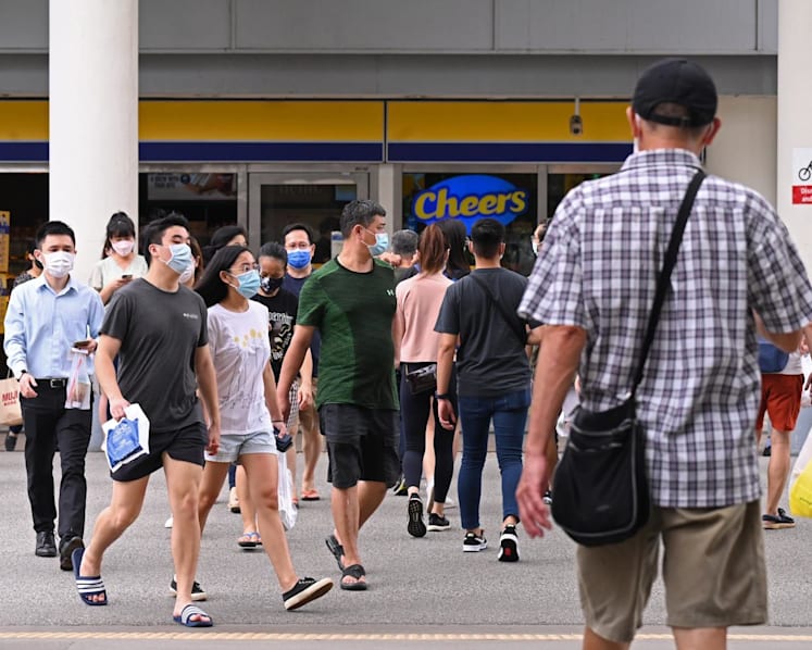 805 new COVID-19 cases in Singapore; 440 Omicron infections confirmed
