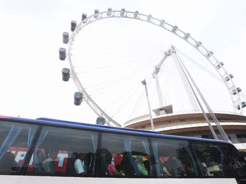 Singapore Flyer temporarily suspends operations after detecting technical issue with spoke cable