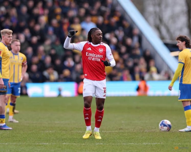 Eze thunderbolt guides Arsenal past Mansfield into FA Cup quarter-finals