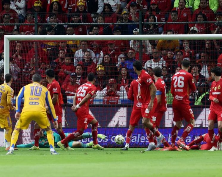 Toluca sink Tigres 9-8 on penalties to win Mexico's Apertura title