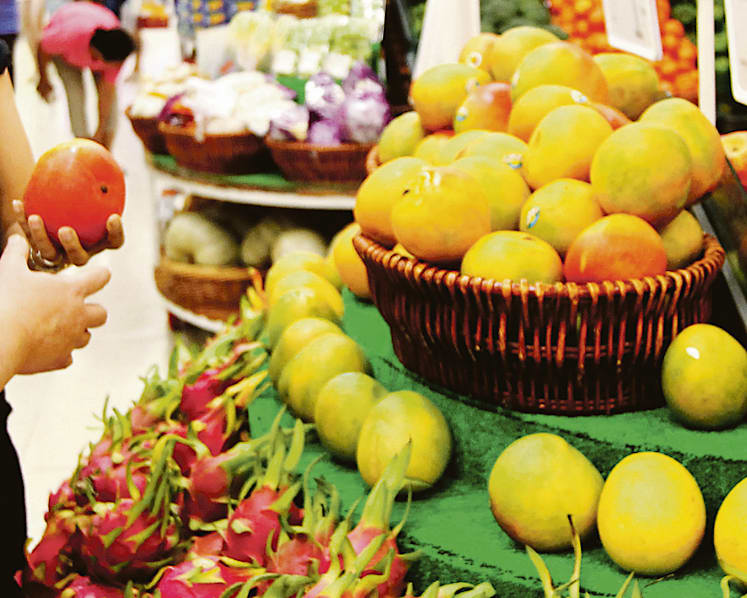 8 in 10 Singaporeans will avoid buying ‘ugly’ fruits, vegetables: Survey