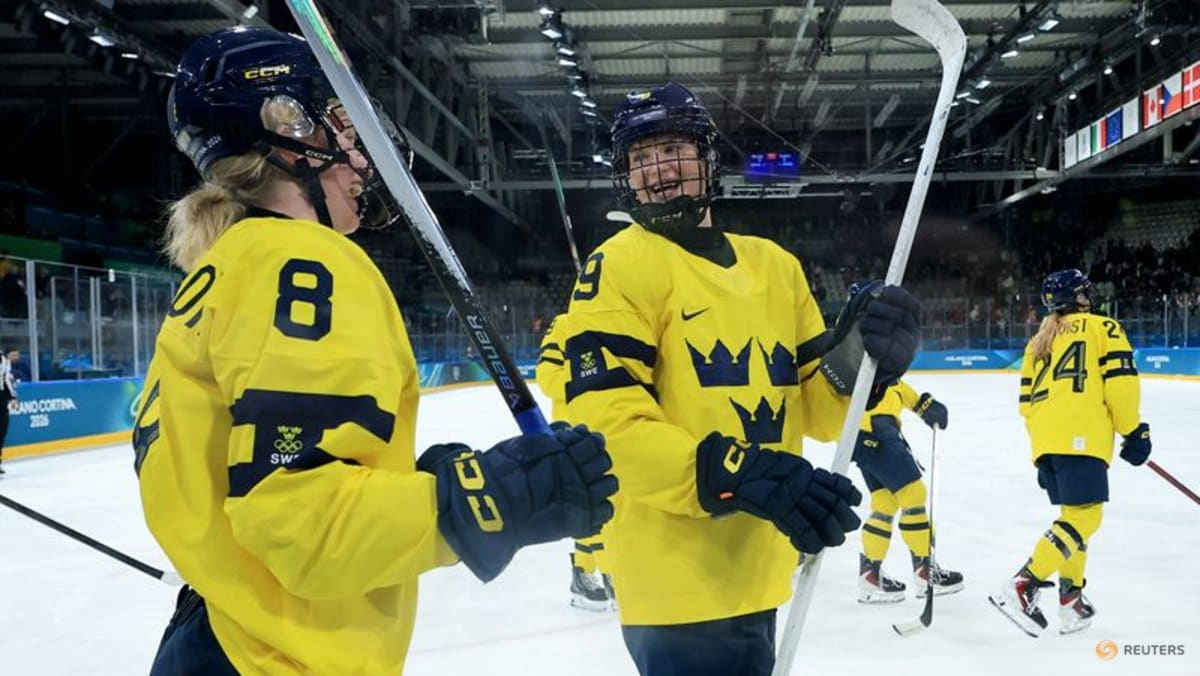 Ice hockey-Heartbroken Czechs left to rue power play misses after quarter-final defeat