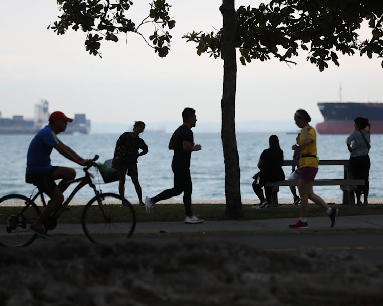 Explainer: Could jogging behind someone get you infected with Covid-19?