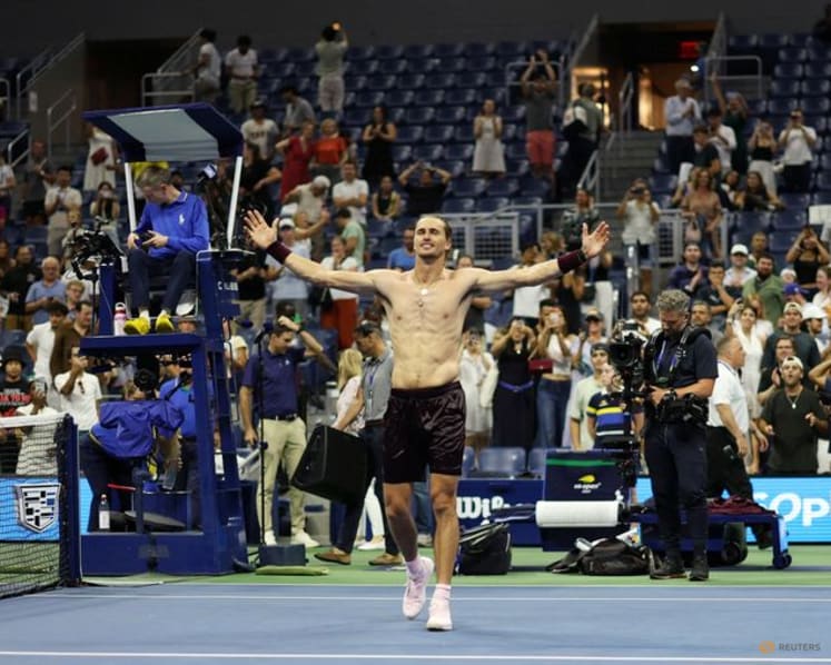 Zverev grinds past Halys, Gauff keeps rolling at US Open