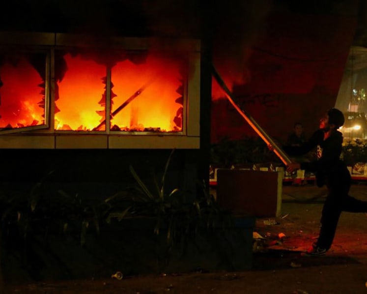 Transport disrupted in Indonesia's capital after unrest following protest