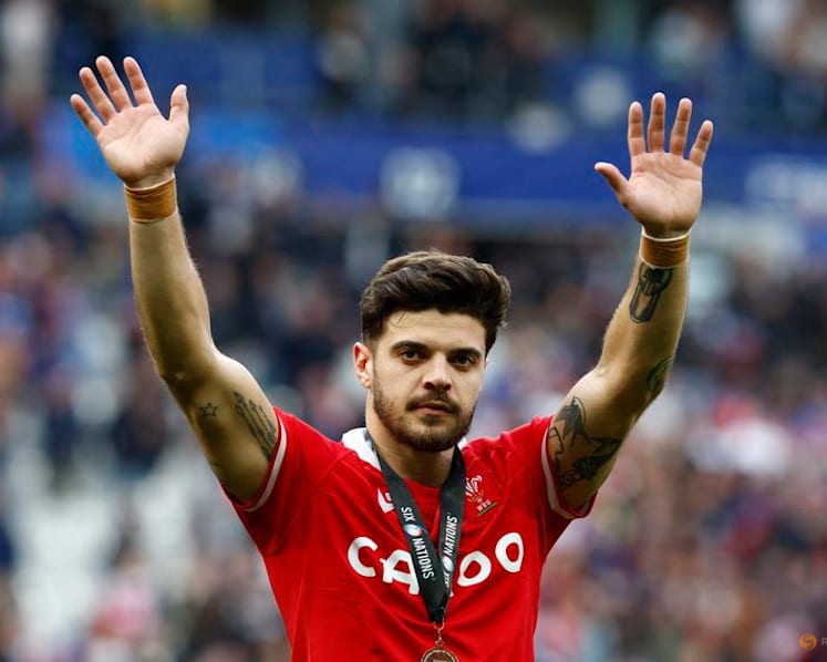 Le Garrec and Ntamack pair up for France against South Africa
