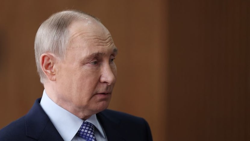 Putin strengthens crackdown on dissent with new laws