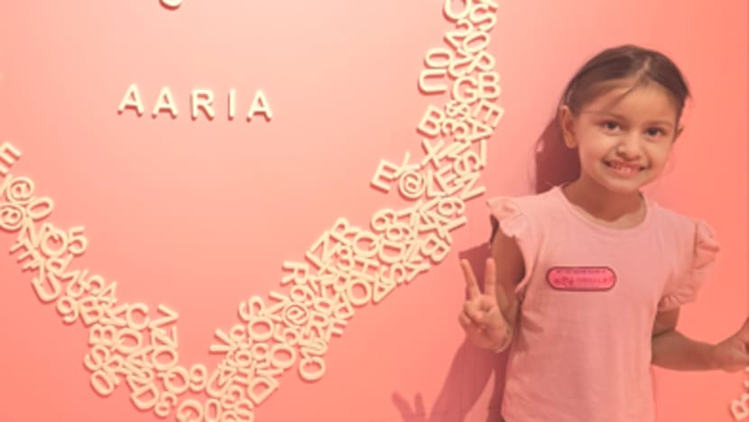 ஒரு நிமிடத்தில் 80 முறை கரணம் அடித்த சிங்கப்பூர்ச் சிறுமி