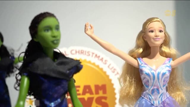 英国圣诞玩具榜出炉 “控制人类”玩具引热议