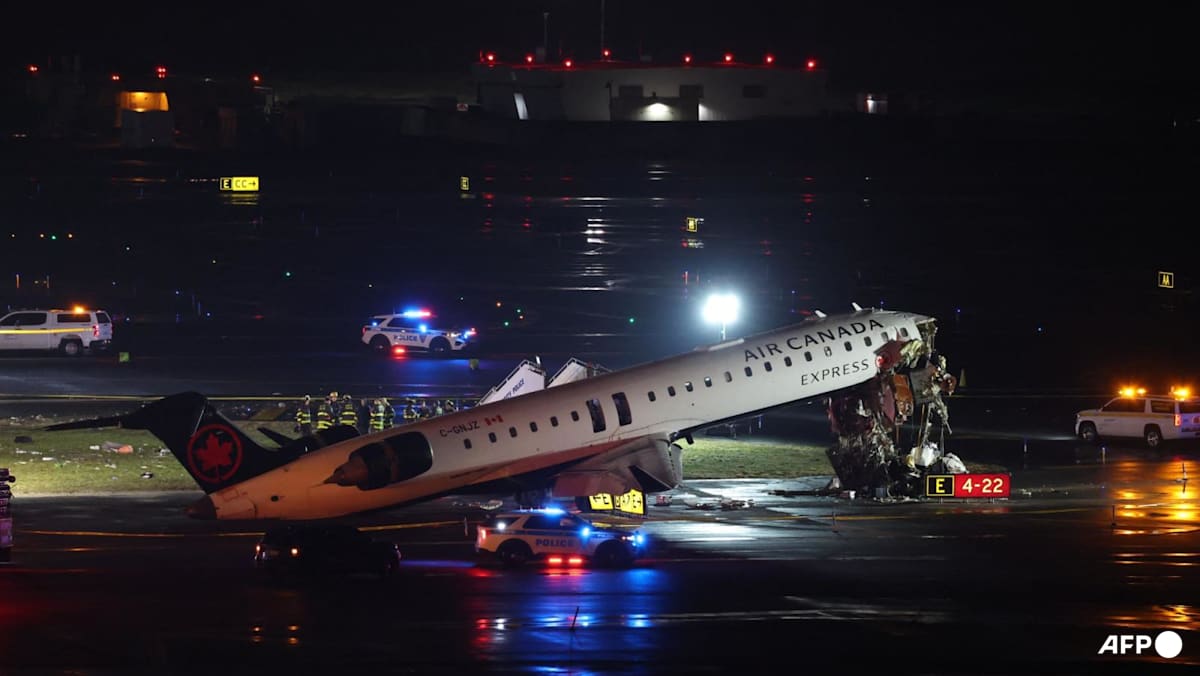 Air Canada Express jet hits ground vehicle, closing New York's LaGuardia airport