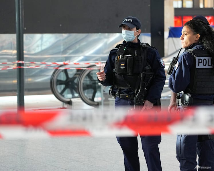 Paris station stabbings: Probe opened for attempted murders