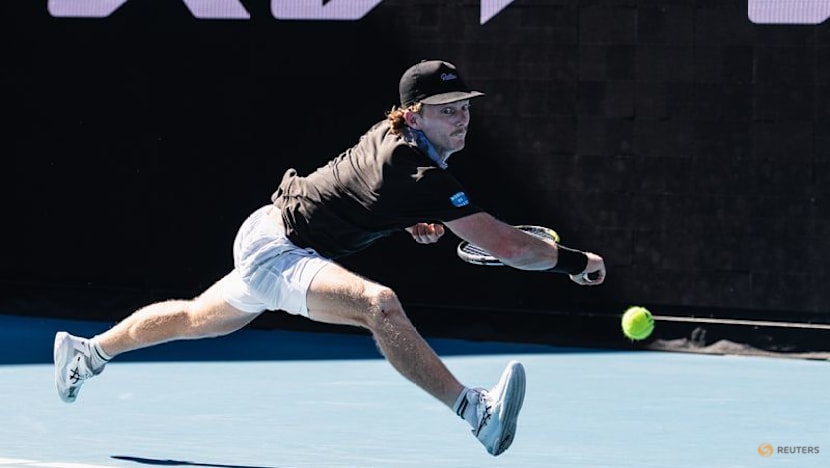 Sweeny faces 'consolation prize' Shelton, fashionista Osaka back on court