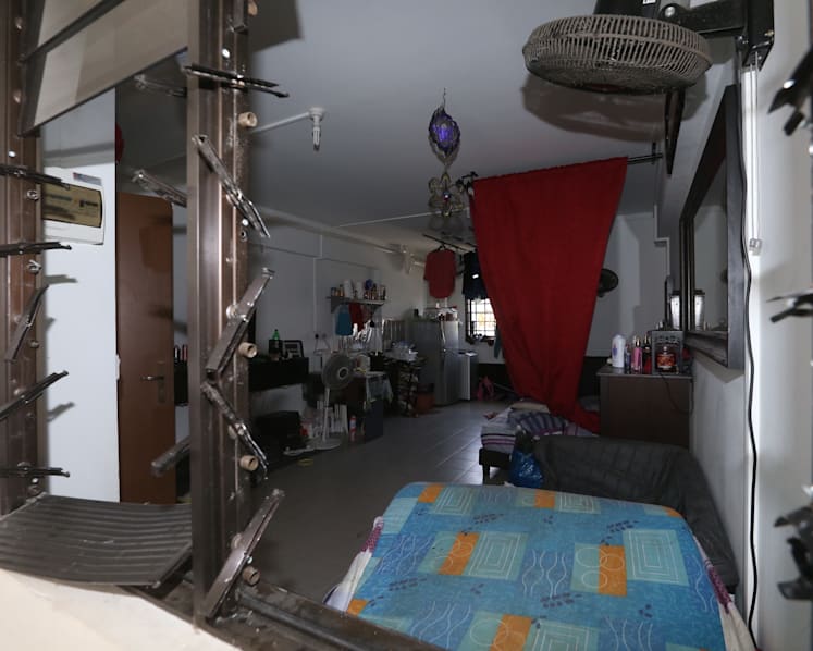Cops break into Sembawang Drive flat in dramatic end to 17-hour standoff 