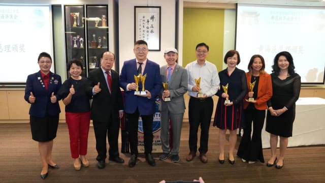 醉花林俱乐部举办幽默演讲和评论比赛  张一伟连夺两冠军 