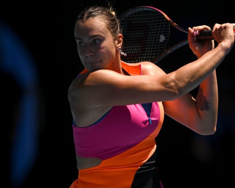 Alcaraz shines, Sabalenka beats the heat to make Australian Open semi-finals