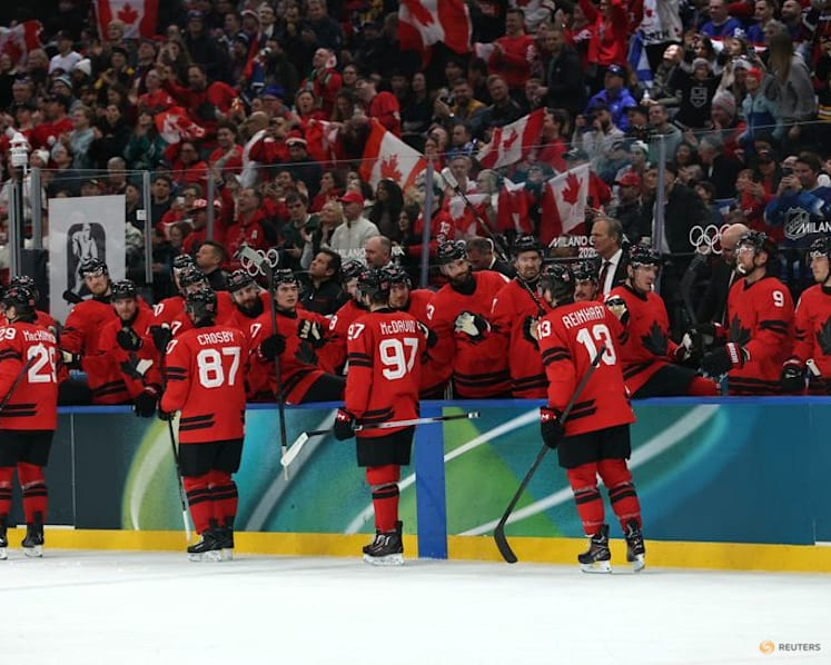 Ice hockey-Canada wallop France to close group stage